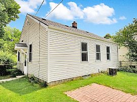 4975 N Berkeley Blvd, Whitefish Bay, Wi 53217 in Whitefish Bay, WI (Photo 8 of 9)