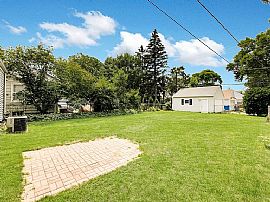 4975 N Berkeley Blvd, Whitefish Bay, Wi 53217 in Whitefish Bay, WI (Photo 9 of 9)