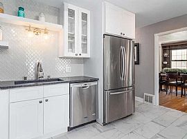 4707 N Elkhart Ave, Whitefish Bay, Wi 53211 in Whitefish Bay, WI (Photo 6 of 11)