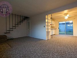 A Lovely 2 Bedroom Home in Aurora, OR (Photo 2 of 4)