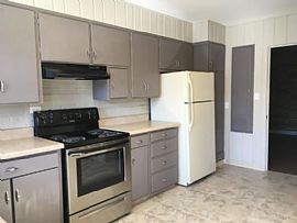 Excellent 2 Bedroom  in Albuquerque, NM (Photo 8 of 12)