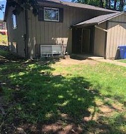 A Lovely 3 Bedroom Home in Aurora, OR (Photo 2 of 4)