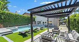 Stunning House For Rent. 825 Huntley Dr, West Hollywood, Ca 900 in West Hollywood, CA (Photo 2 of 12)