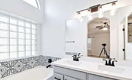 3828 E Irma Ln Phoenix, Az 85050 in Phoenix, AZ (Photo 4 of 5)