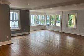 74 Sea St, New Haven, Ct 06519 in New Haven, CT (Photo 4 of 6)