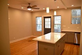 Charming 2 Bedroom Home  in Forest Park, IL (Photo 3 of 7)