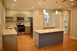 Charming 2 Bedroom Home  in Forest Park, IL (Photo 4 of 7)