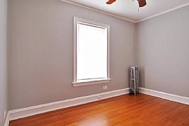 Charming Apartment  in Forest Park, IL (Photo 4 of 6)