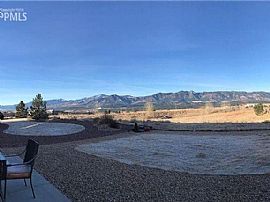 A Beautiful and Charming 3 Bedroom Apartment in Colorado Springs, CO (Photo 6 of 10)