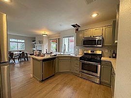 332 Palisades Dr, Henderson, Nv 89014 in Henderson, NV (Photo 7 of 12)