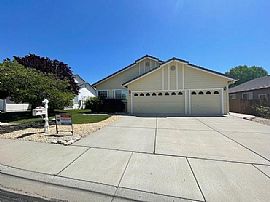 4834 Vista Mountain Dr, Sparks, Nv 89436 in Sparks, NV