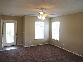 Amazing and Charming Single Family Home For Rent in Jacksonville, FL (Photo 2 of 12)