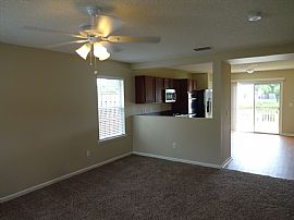 Amazing and Charming Single Family Home For Rent in Jacksonville, FL (Photo 3 of 12)