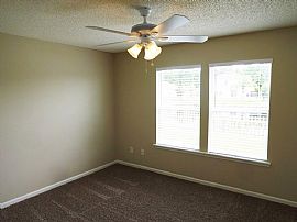 Amazing and Charming Single Family Home For Rent in Jacksonville, FL (Photo 6 of 12)