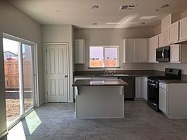 Beautifull 4bedroom Available For Rent in Sacramento, CA (Photo 3 of 4)