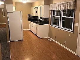 Beautifull 4bedroom Available For Rent in Wichita, KS (Photo 2 of 4)