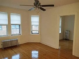 Apartment For Rent in Forest Park, IL (Photo 2 of 7)