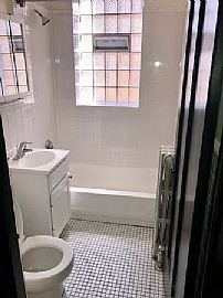 Apartment For Rent in Forest Park, IL (Photo 7 of 7)