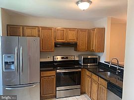 12177 Flag Harbor Dr, Germantown, Md 20874 in Germantown, MD (Photo 3 of 12)