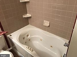 12177 Flag Harbor Dr, Germantown, Md 20874 in Germantown, MD (Photo 5 of 12)