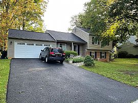 3525 Singers Glen Dr, Olney, Md 20832 in Olney, MD