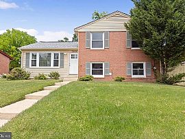 7555 Abbington Dr, Oxon Hill, Md 20745 in Oxon Hill, MD
