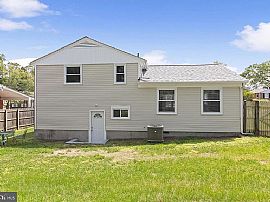 7555 Abbington Dr, Oxon Hill, Md 20745 in Oxon Hill, MD (Photo 2 of 12)