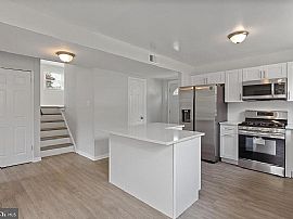 7555 Abbington Dr, Oxon Hill, Md 20745 in Oxon Hill, MD (Photo 4 of 12)