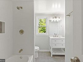 7555 Abbington Dr, Oxon Hill, Md 20745 in Oxon Hill, MD (Photo 5 of 12)