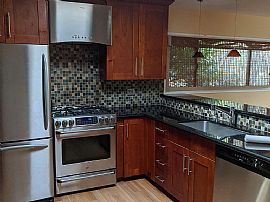 412 Avalon Dr, South San Francisco in South San Francisco, CA (Photo 4 of 7)