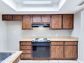 528 S Allred Dr, Tempe, Az 85281 in Tempe, AZ (Photo 2 of 12)