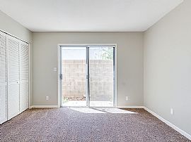 528 S Allred Dr, Tempe, Az 85281 in Tempe, AZ (Photo 4 of 12)