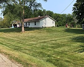 733 W Shore Dr, City of Delafield, Wi 53018 in Delafield, WI