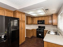 330 Hutchings Ln, Henderson, Nv 89074 in Henderson, NV (Photo 5 of 12)