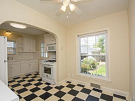 Beaitiful 4bd_2ba Home in Louisville Ready to Move In in Louisville, KY (Photo 3 of 3)