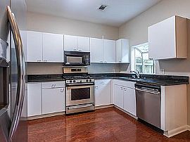 This Is a Beautiful 2bd_2.5ba in Atlanta,Ready to Move In in Atlanta, GA (Photo 2 of 3)