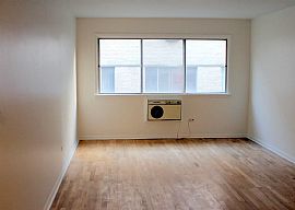 Apartment For Rent in Oak Park, IL (Photo 4 of 6)