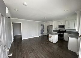 Apartment For Rent  in Los Angeles, CA (Photo 4 of 10)