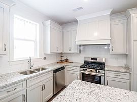 A 3 Bed Room Home Apartment with Three Bath Room in Oxford, MS (Photo 7 of 12)