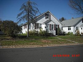 606 N Maple Ave, Marshfield, Wi 54449 in Marshfield, WI