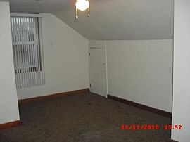 606 N Maple Ave, Marshfield, Wi 54449 in Marshfield, WI (Photo 8 of 12)