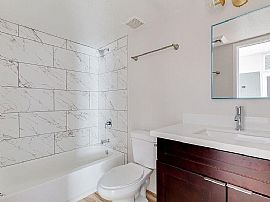 813 E Marlette Ave #2, Phoenix, Az 85014 in Phoenix, AZ (Photo 4 of 12)