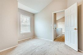 20305 Hoodview Ave, West Linn, Or 97068 House For Rent in West Linn, OR (Photo 8 of 12)