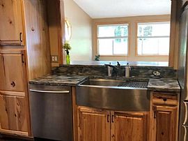 Welcome Home to This Gorgeous Renovated 3-Bedrooms Single House in Worcester, MA (Photo 7 of 11)