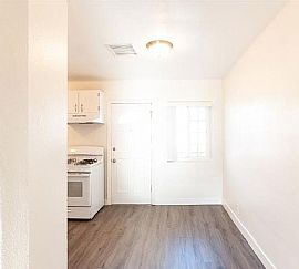 11761 Hart St Apt 6, North Hollywood, Ca  in North Hollywood, CA (Photo 2 of 8)