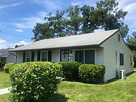 1110 Dumfries St, Oxon Hill, Md 20745 in Oxon Hill, MD (Photo 2 of 8)