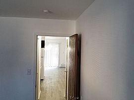 Charming 3 Bedroom Home in Chicago Ridge, IL (Photo 11 of 12)