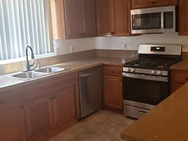 17178 Chatsworth St Apt 2, Granada Hills in Granada Hills, CA (Photo 2 of 4)