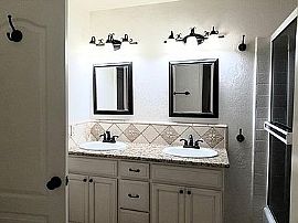 Beautiful House For Rent in Oxnard, CA (Photo 4 of 11)