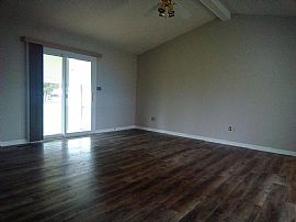 38 Schwarzkopf St For Rent! Call Or Text (989) 572-2152. 700/mo in Bowling Green, KY (Photo 2 of 5)